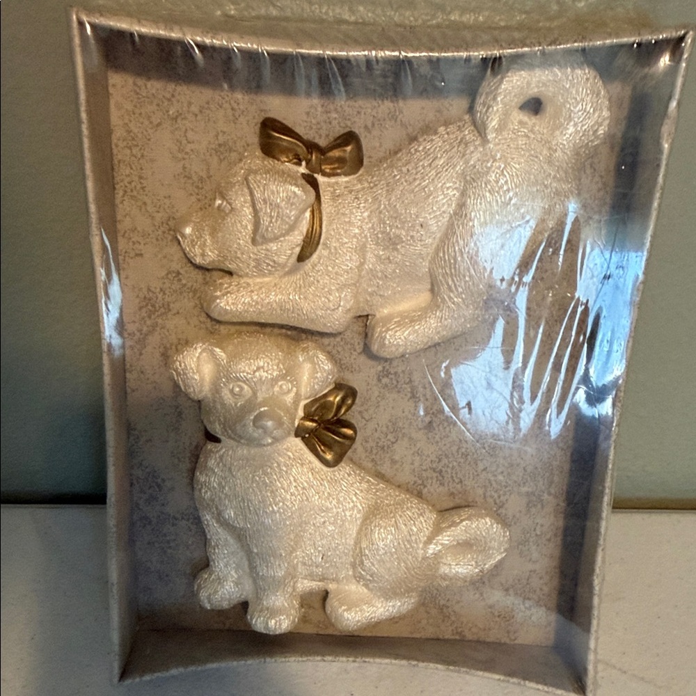 Source Unknown White Ceramic Dog Wall Plaques with Gold Bows